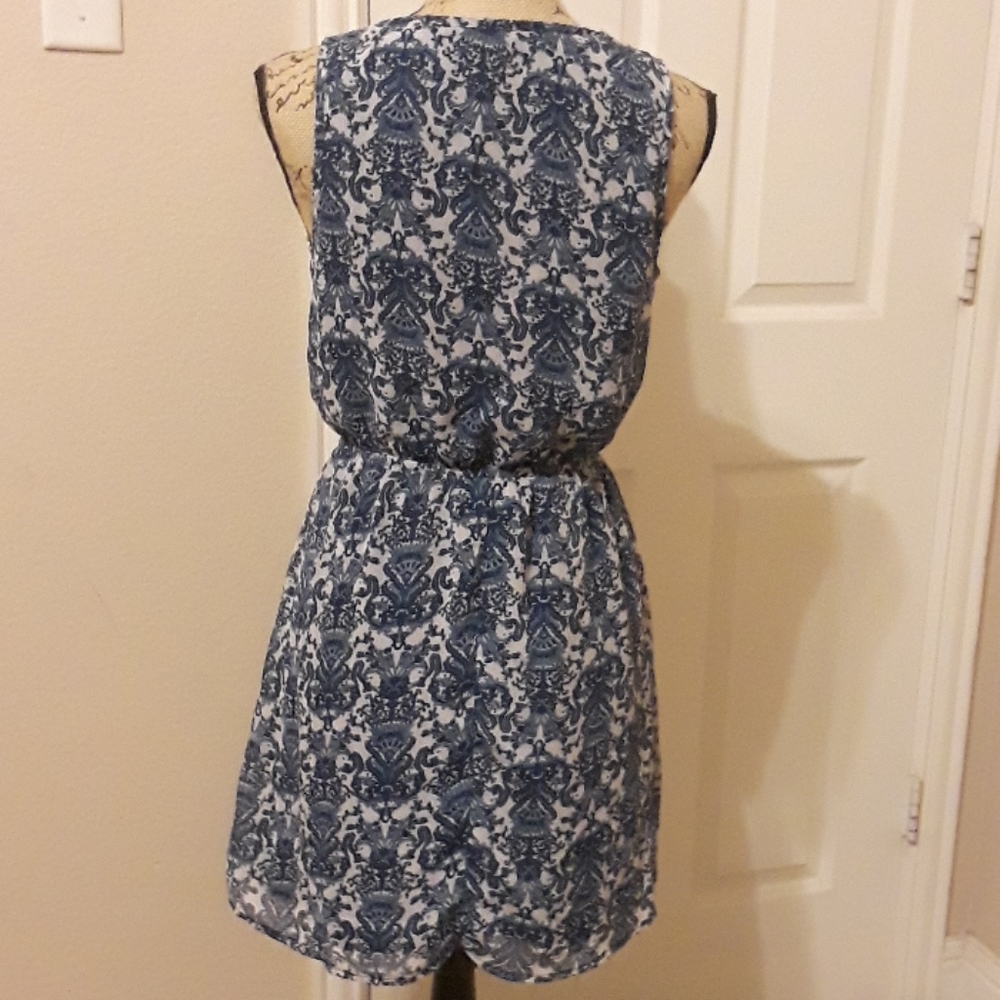 Dress - Picture 4 of 5